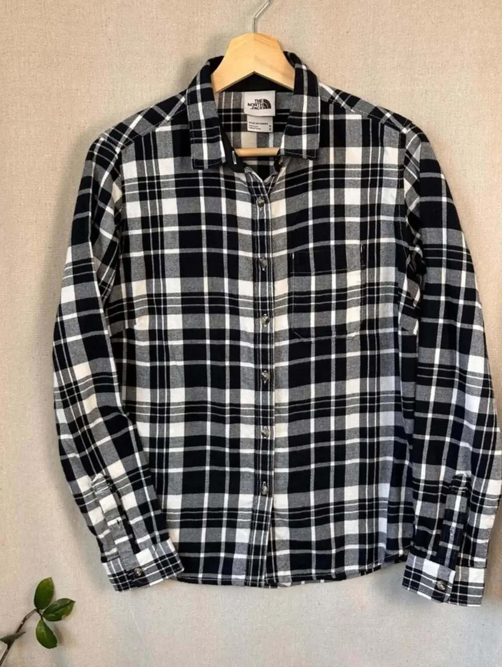 The North Face Womens Plaid Berkeley Girlfriend Shirt‎ M